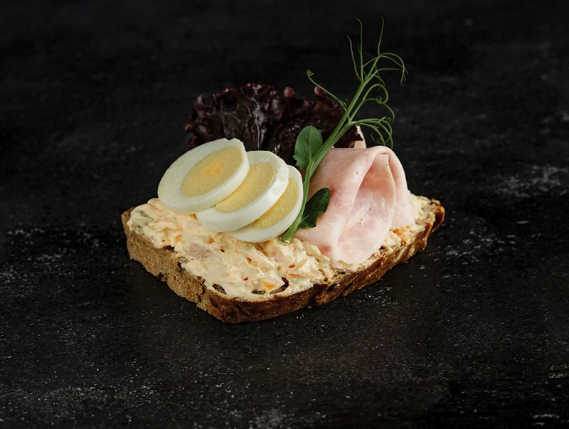 Obložený žitný chlebíček