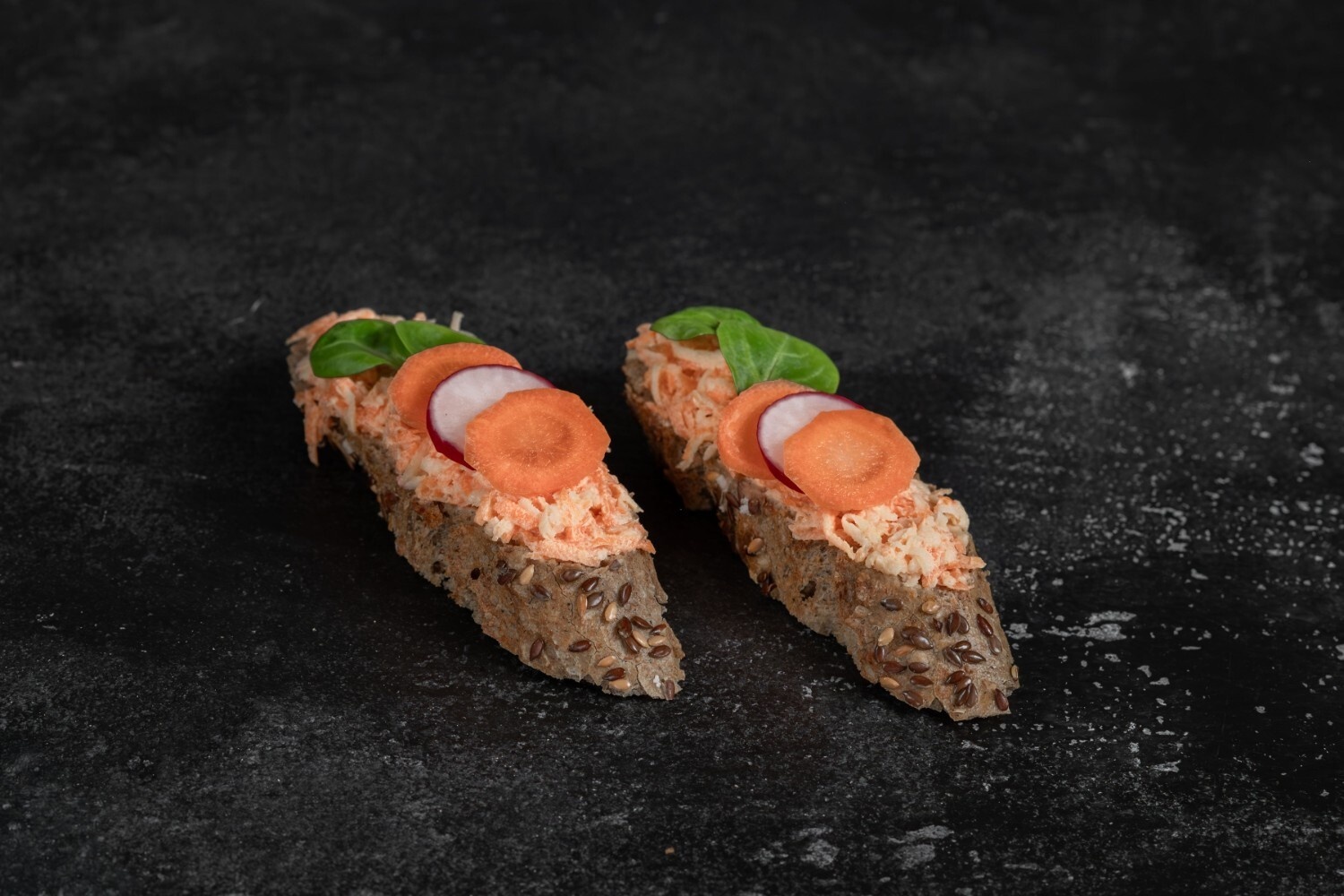 Dvojhubka s mrkvovocelerovou pomazánkou